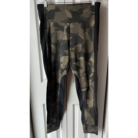 Athleta Pants - Athleta Women Camo Contender Leggings M Black/Olive Green Outdoor Hiking Running